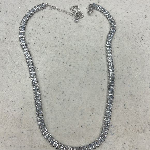 Women diamond baguette tennis necklace - Picture 7 of 8